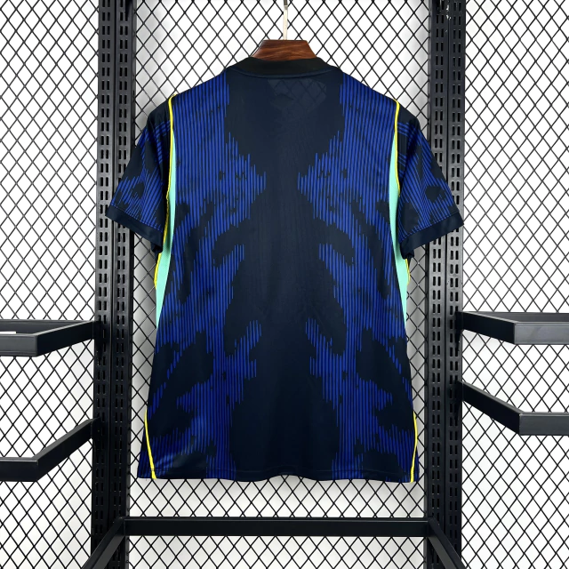 Camisa azul detalhe